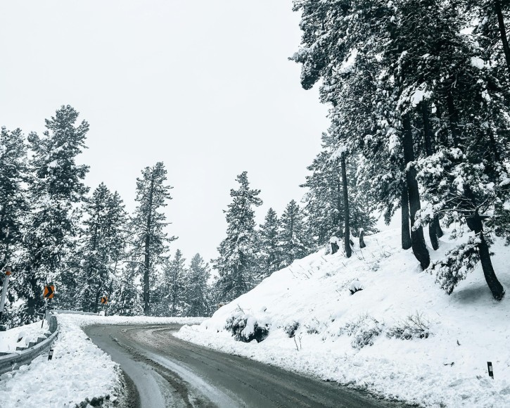 Blog Driving in Winter Conditions: Tips for Renting a Car in Montenegro’s Mountains